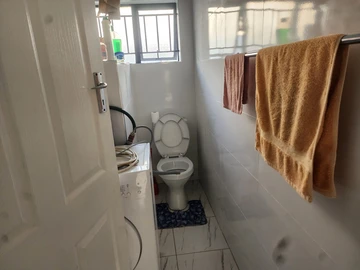 5 Bedroom Garden Flat