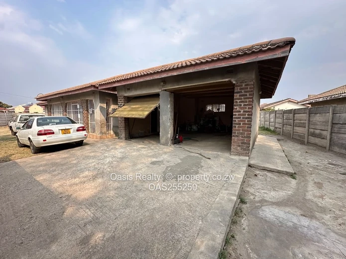 Home To Let In Mainway Meadows