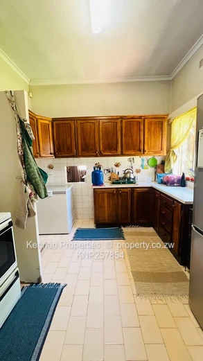 Golden Oldie Family home with Cottage (Sole Mandate)