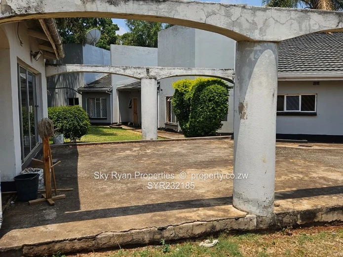 Beautiful 5-Bedroom Home with 3-Bedroom Cottage