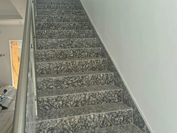 4 Bedroom Flat & Apartment