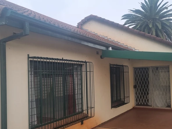 3 Bedroom Flat & Apartment