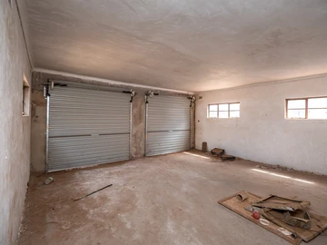 3 Bedroom Flat & Apartment