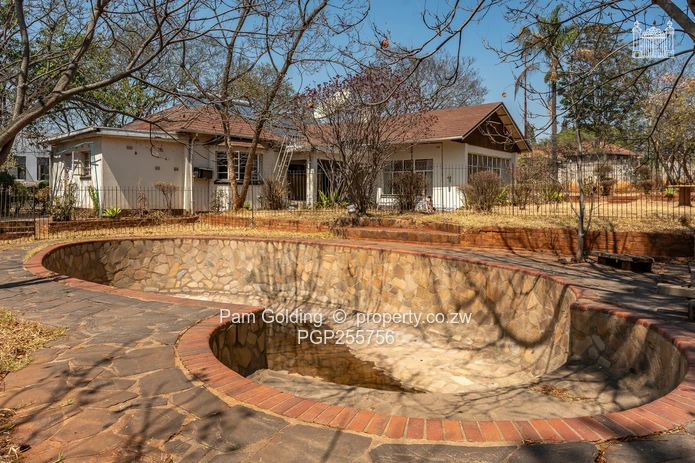Prime Location Cnr Glenara/Ed Mnangagwa