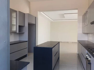 3 Bedroom Flat & Apartment