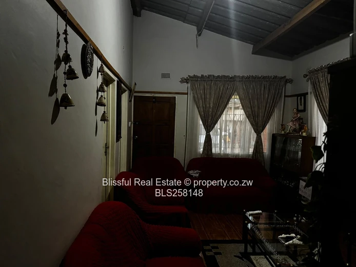 Warren Park 3-Bed Home - Tiled, Fireplace & Municipal Water