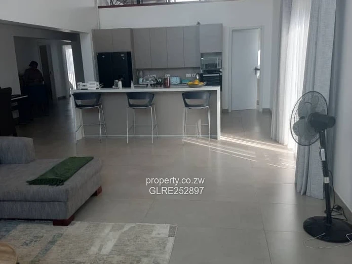 Bright High-Ceiling 4-Bed Home in Borrowdale (Borehole)