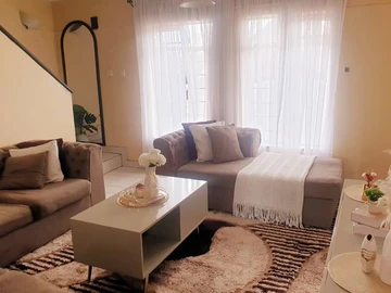 2 Bedroom Flat & Apartment