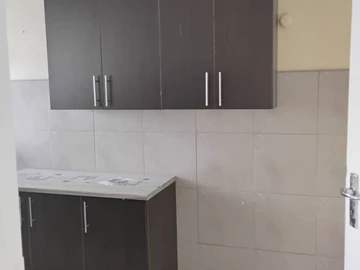 2 Bedroom Flat & Apartment