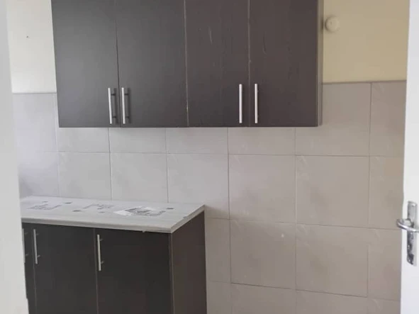 2 Bedroom Flat & Apartment