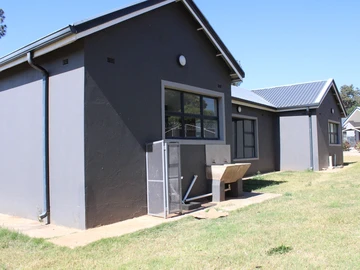 4 Bedroom Garden Flat