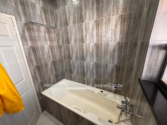 Glen Lorne 3 bed Cottage to Let (own yard)  (Sole Mandate)