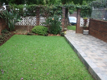 2 Bedroom Flat & Apartment