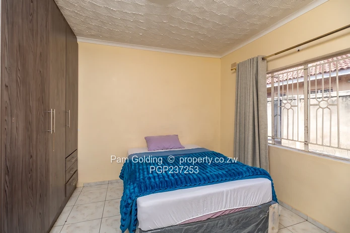 House for sale in Waterfalls/Picnic Park Area (Sole Mandate)