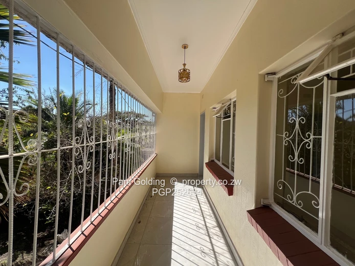 2 Bed Flat in Avondale