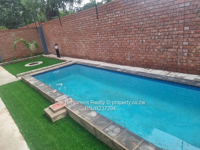 Four Bedroom Townhouse In Mount Pleasant