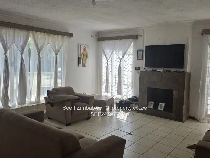 Highlands 5-Bed Family Home on 3,554 m² — Borehole