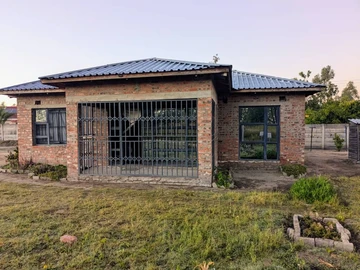 House for sale with a 3 bedroomed cottage for sale
