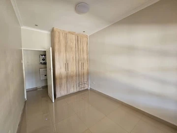 3 Bedroom Flat & Apartment