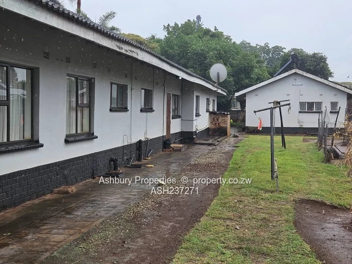 A well loved family home in Old Marlborough  (Sole Mandate)