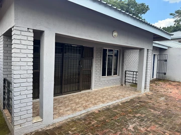 3 Bedroom Flat & Apartment