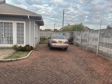 2 Bedroom Flat & Apartment