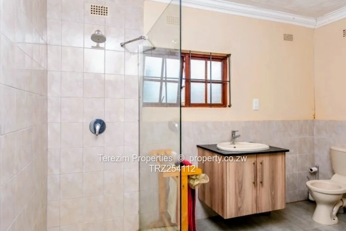 Spacious 4-Bedroom Home For Sale In Knowe Phase 2, Norton