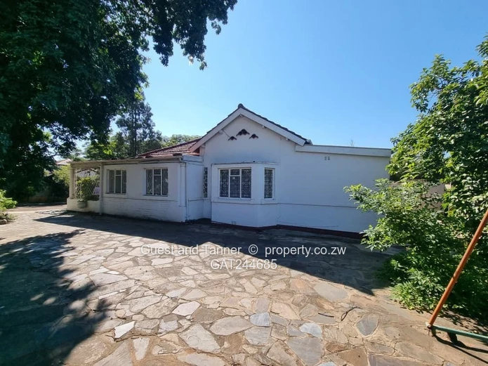 Bulawayo CBD Property - 2 Bedroom House for Sale in Parkview