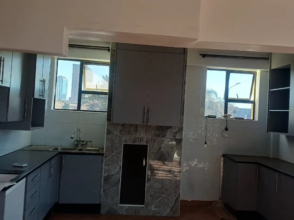 2 Bedroom Flat & Apartment