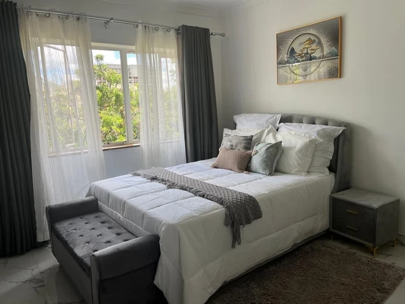 2 Bedroom Flat & Apartment