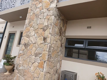 3 Bedroom Flat & Apartment