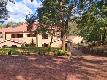 6 Bedroom House