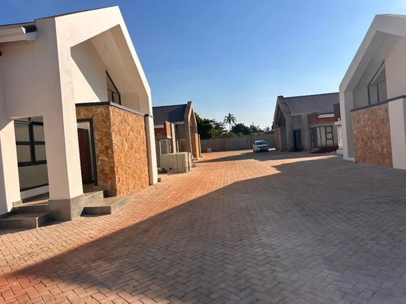 3 Bedroom Flat & Apartment
