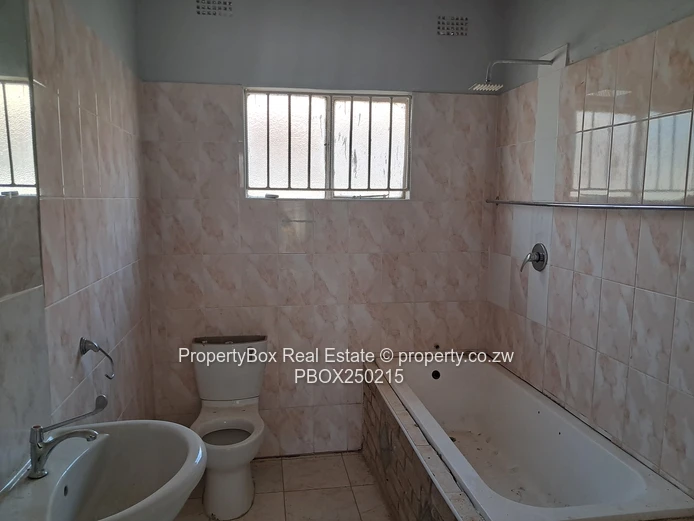 Damofalls Phase 4 House to rent available 1 July!