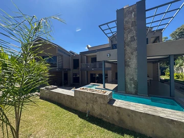6 Bedroom House