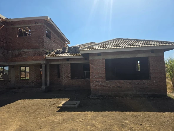 6 Bedroom House
