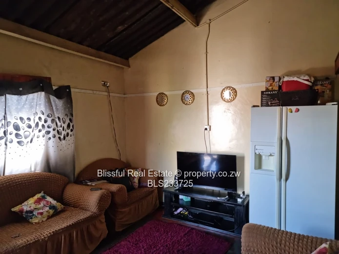 mufakose garden flat for sale