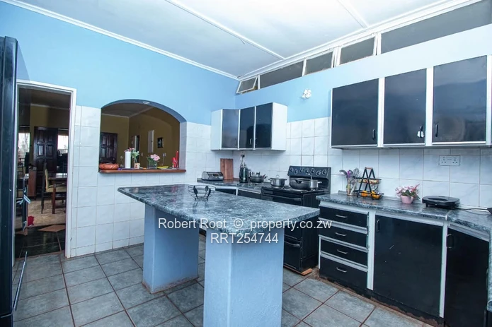3 bed family home on a 3 hectare plot