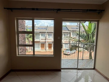 3 Bedroom Flat & Apartment