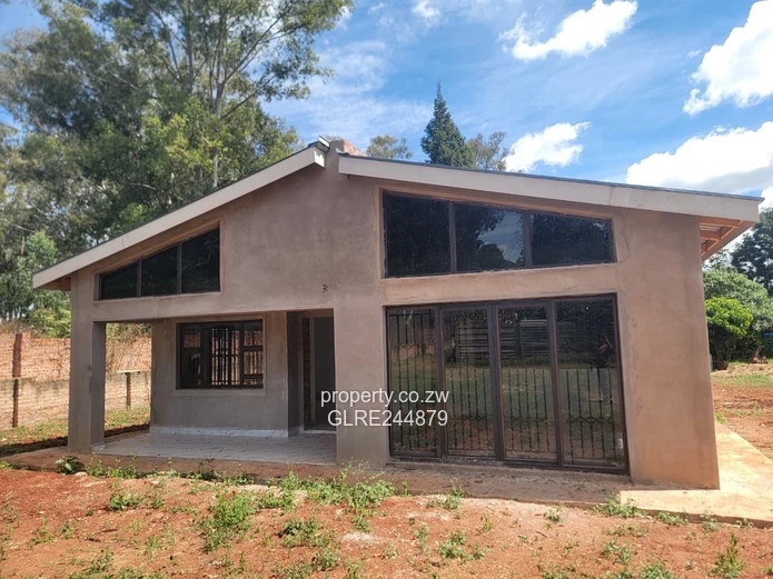 Bright open-plan 4-Bed home with borehole in Philadelphia
