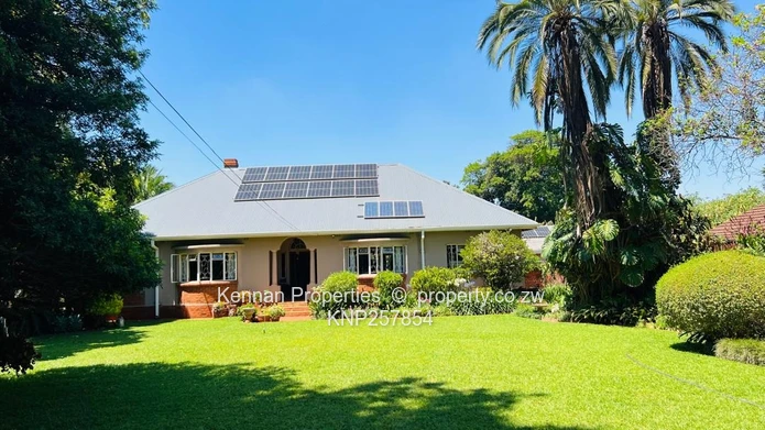 Golden Oldie Family home with Cottage (Sole Mandate)
