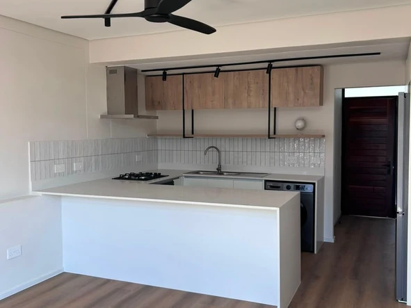2 Bedroom Flat & Apartment