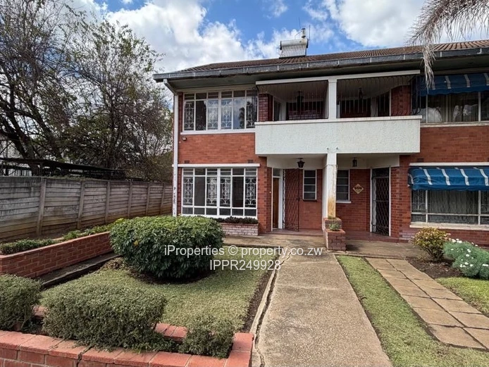 3-Bedroom Duplex with Private Garden 