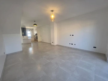 3 Bedroom Flat & Apartment