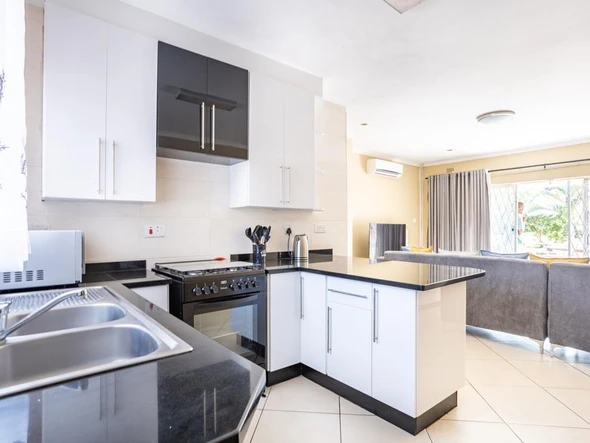 2 Bedroom Flat & Apartment