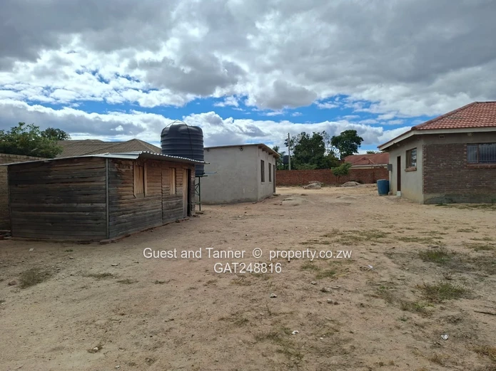 Incomplete House For Sale In Zimre Park