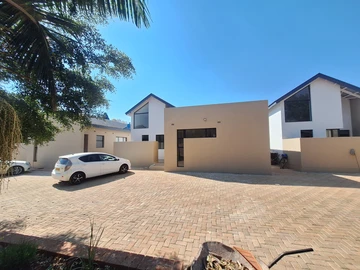 4 Bedroom Garden Flat