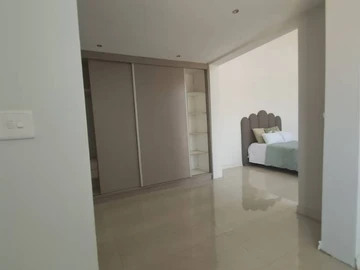 3 Bedroom Flat & Apartment