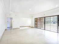 Stylish Family Home in Colne Valley!