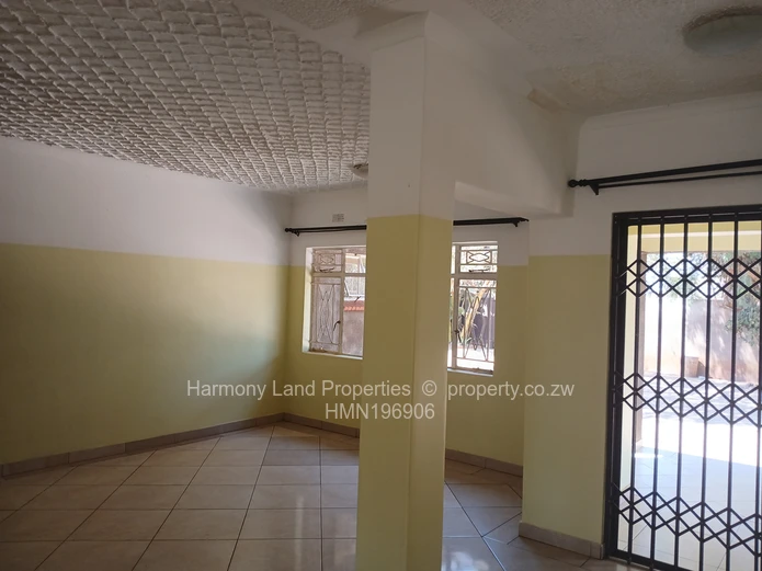 Bluffhill -5 Bedroomed House To Let
